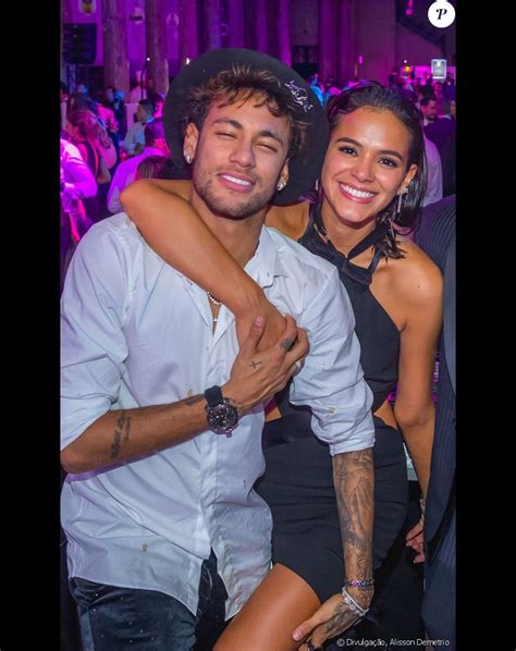 neymar volta com bruna marquezine